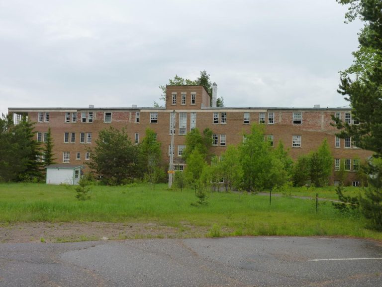 Nouveaux propriétaires pour le sanatorium de LacÉdouard L’Écho de la